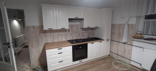 1e0ade17-fdcd-4423-9155-ebc92c7f185f