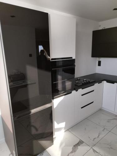 235e9f71-f369-4806-ba8f-10ff444a833f