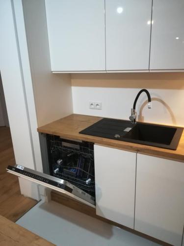 51061472_365617694235863_7089115028405616640_n