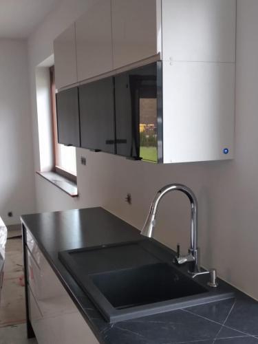 5b44be6c-b713-4e72-b304-4084f8b13506