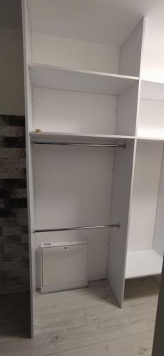 5ef9edb8-e946-40e3-975b-a746bd93d275