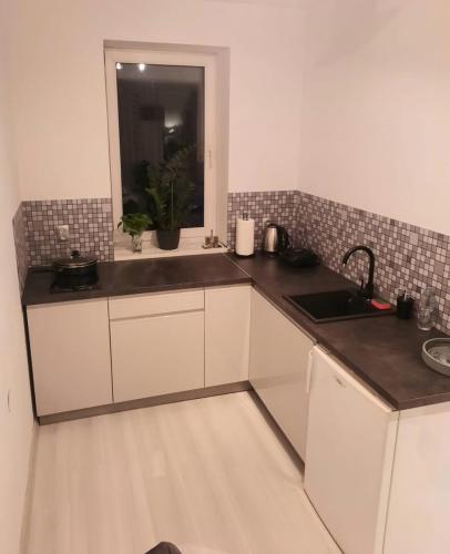 9b2b76f6-c5c7-4abb-b04a-689836a2a1de