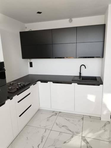 a33cd5fc-3ed9-45c7-a39e-ad8e310947d3