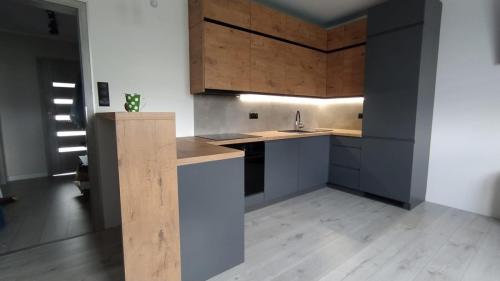 af1a569a-4c48-41cd-a395-d0adf68f071e