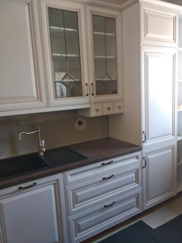 b9e9375d-9f14-436b-b6f9-50e1f738079f