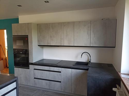 e02c05c0-82f7-4f26-adfb-682a5cfa93eb