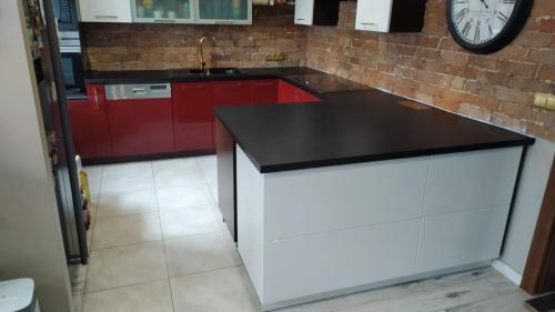 f4efc1b8-8987-4fc7-a5b7-bb2c3e9444e0