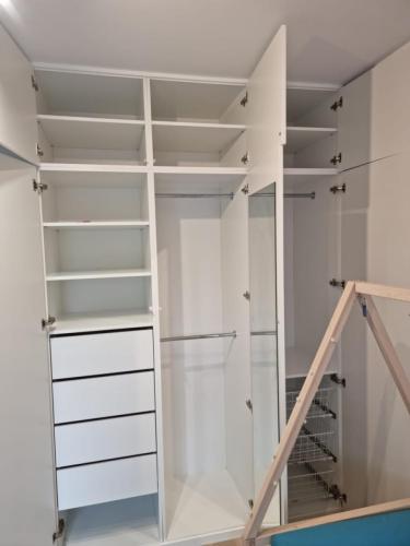 f9e536a2-a310-43ce-aa33-b21144e492b6