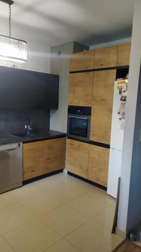 fc302ddb-1699-4a22-a941-f461752564e0