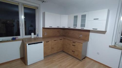 ffad6155-fa91-4b01-aa60-6a5656d0d655